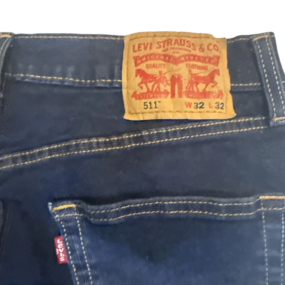 Levi's 511 Slim Fit jeans in a dark wash with a W32 L32‎ Water Less